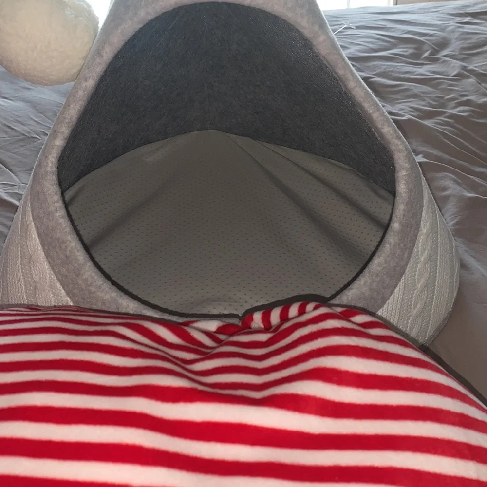 Hersheys shake pet bed